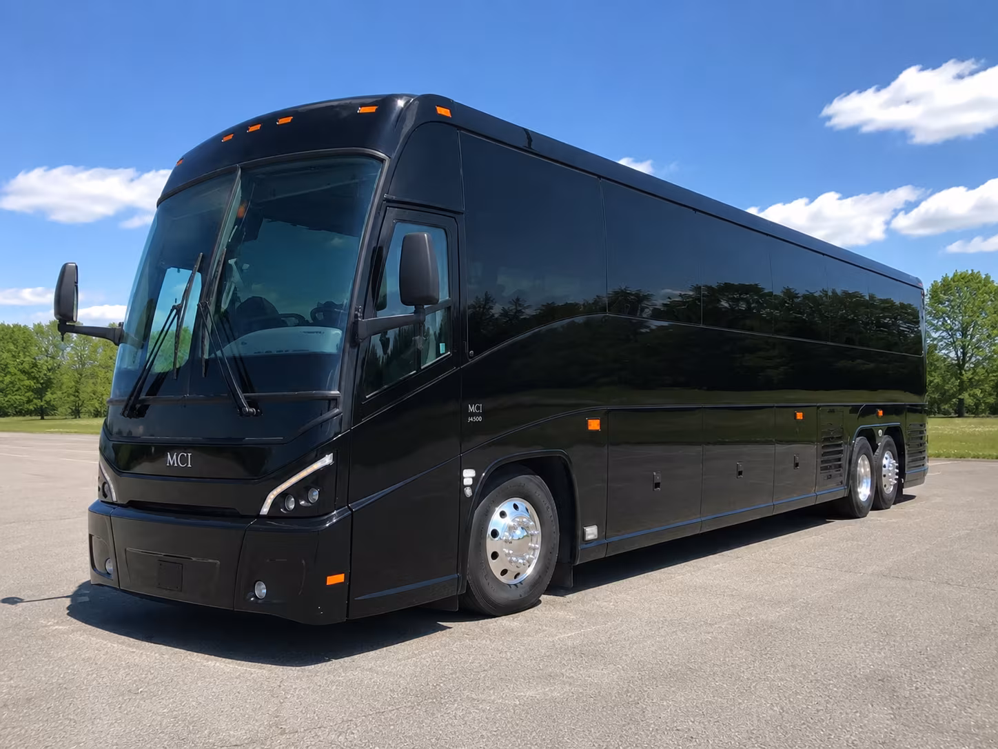 military base shuttle buses serving the dfw metroplex from lewisville